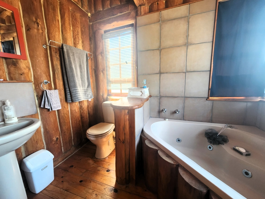 3 Bedroom Property for Sale in Boggomsbaai Western Cape